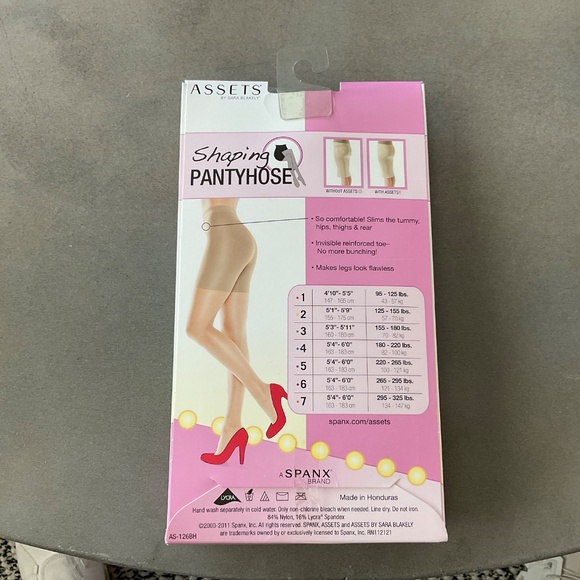 #0331 NWT ASSETS BY SPANX SHAPING PANTYHOSE  COLOR: BLACK SIZE: 1 - Picture 2 of 3